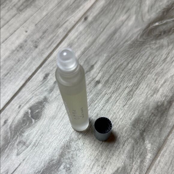 Dolce & Gabbana Light Blue Roll on & Blue Jasmine Mini Perfumes - Picture 16 of 16